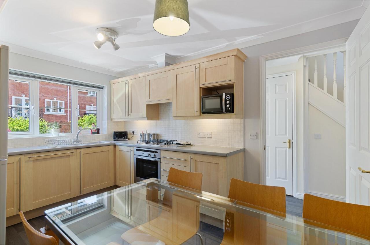 노리치 4Br Townhouse Wbalcony Free Parking Fast Wi-Fi 빌라 외부 사진