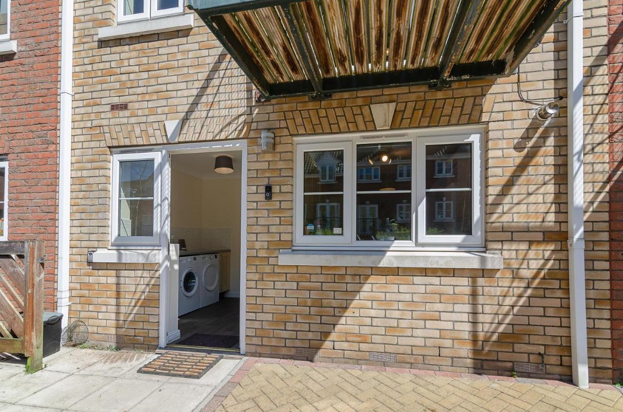 노리치 4Br Townhouse Wbalcony Free Parking Fast Wi-Fi 빌라 외부 사진