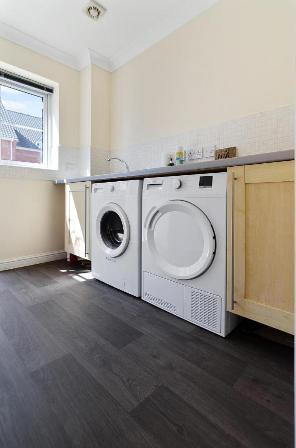 노리치 4Br Townhouse Wbalcony Free Parking Fast Wi-Fi 빌라 외부 사진